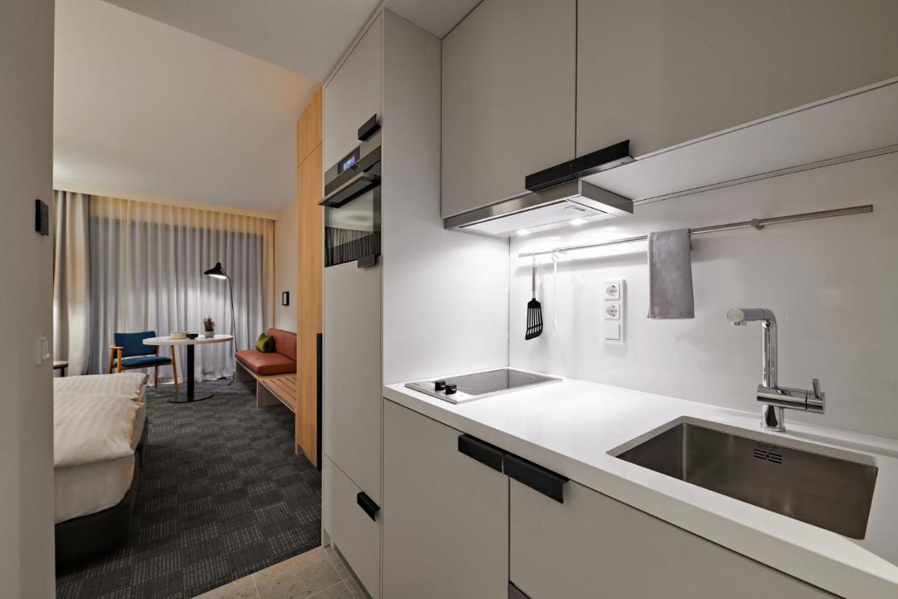 Adina Apartment Hotel Koln Bagian luar foto