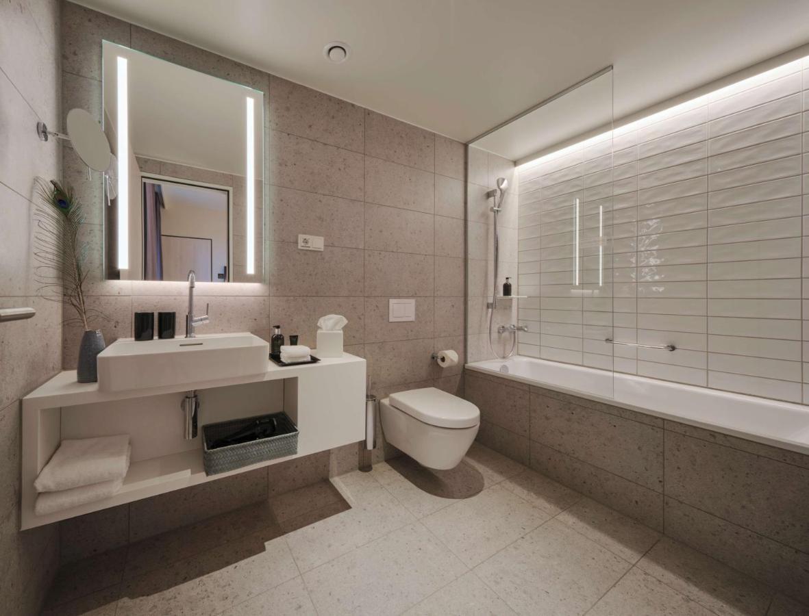 Adina Apartment Hotel Koln Bagian luar foto